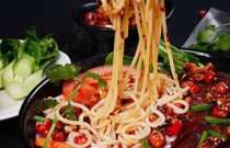 過橋米線小說免費讀？質(zhì)疑聲起，看它怎么烹制文學(xué)盛宴，速來