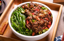 擂椒拌飯獨(dú)步餐飲江湖？揭秘品牌、服務(wù)、營(yíng)銷(xiāo)全面發(fā)力秘訣！