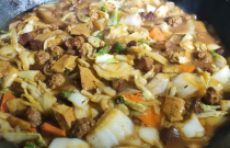 大鍋燴菜里藏創(chuàng)業(yè)經(jīng)？如何在美食界獨(dú)占鰲頭？來(lái)啦！