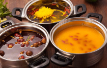 旋轉(zhuǎn)小火鍋爆火秘訣何在？如何脫穎而出？速看創(chuàng)業(yè)智慧與市場潛力！