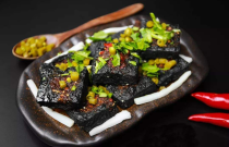 精品臭豆腐如何成創(chuàng)業(yè)新星？獨(dú)特技巧+創(chuàng)新搭配，引爆味蕾新潮流！