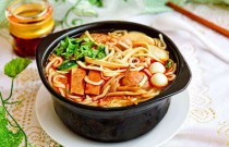 砂鍋菜雖小，卻能燉出大乾坤？看他如何用一鍋菜，開啟創(chuàng)業(yè)新篇章！