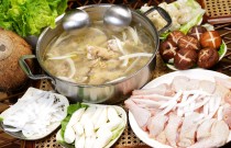 椰子雞火鍋的做法：清甜鮮美，一鍋養(yǎng)生