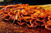 想學(xué)鐵板魷魚(yú)？鐵板魷魚(yú)哪里學(xué)最好？掌握美味秘訣的地方！