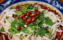 學米線一般學費是多少？揭秘不同培訓費用的真相