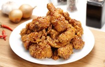 如何學做蒜香炸雞？選擇這里，輕松學到正宗配方！