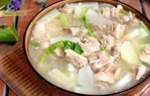 掌握正宗羊肉湯制作技巧，提升味道水平，開啟創(chuàng)業(yè)之路