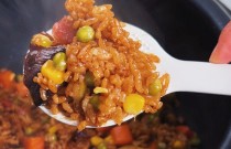 2025懶人蒸飯創(chuàng)業(yè)風(fēng)口！大連懶人蒸飯培訓(xùn)價格揭秘，新手別被坑！