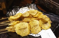 烤土豆的家常做法：簡單又美味的燒烤技巧，輕松學(xué)會(huì)！