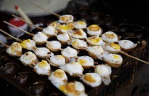 烤鵪鶉蛋的做法：如何做出外焦里嫩的美味？