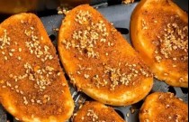 燒烤饃片的做法：外脆內(nèi)軟，美味又獨特的燒烤小吃