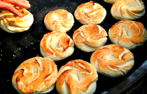 山東臨沂馬蹄子燒餅好做嗎？配方標(biāo)準(zhǔn)化有訣竅，一人擺攤也能輕松干！