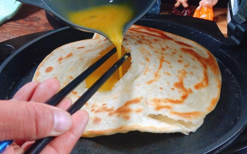 雞蛋灌餅技藝學(xué)習(xí)指南：探尋專業(yè)培訓(xùn)機(jī)構(gòu)，掌握地道風(fēng)味！