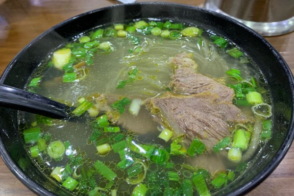 淮南牛肉湯加盟費(fèi)是多少錢(qián)？加盟值不值得，看完再?zèng)Q定！