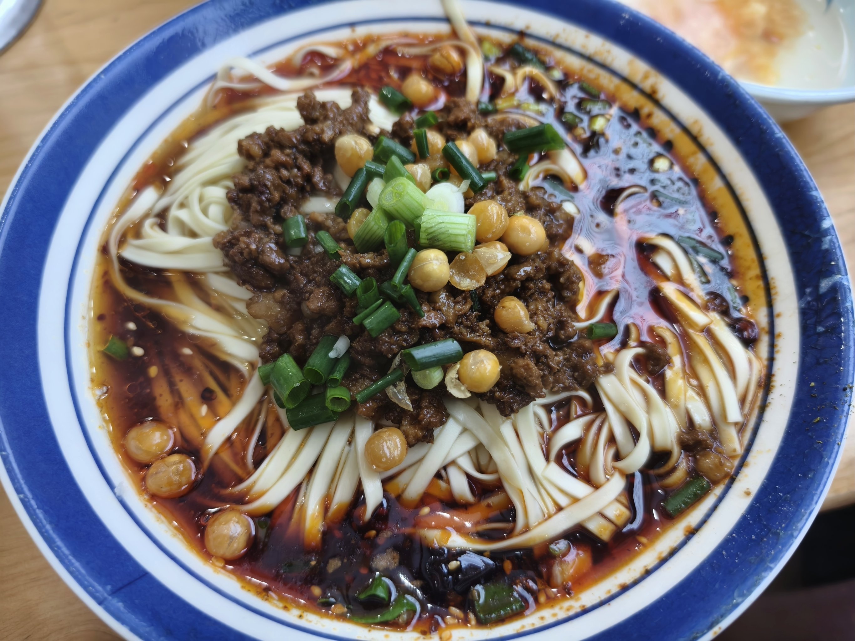 重慶小面面條的做法與配方：從選材到烹飪，教您做出地道美味！