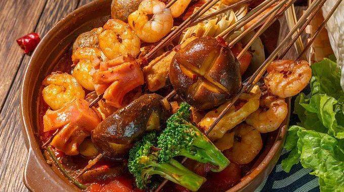 山東去哪里學麻辣燙比較好？選擇專業(yè)培訓，輕松學會正宗做法！