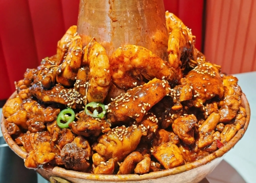 老滄州火鍋雞加盟費(fèi)多少？內(nèi)幕揭秘：加盟和學(xué)技術(shù)哪個(gè)更劃算？