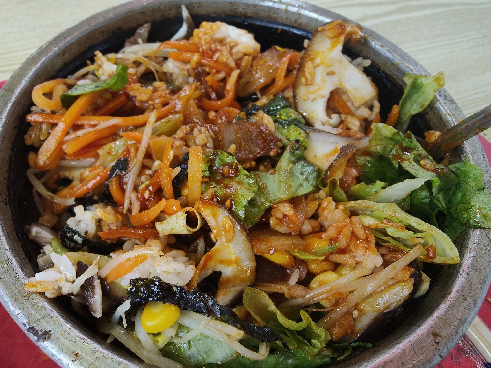 想學(xué)烤肉拌飯的做法？全程教程，教你一步步做出正宗美味！