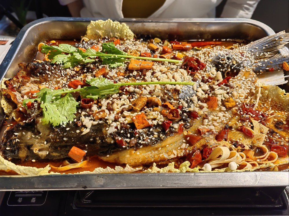 學(xué)萬(wàn)州烤魚學(xué)費(fèi)一般多少？揭秘創(chuàng)業(yè)者的首選項(xiàng)目！