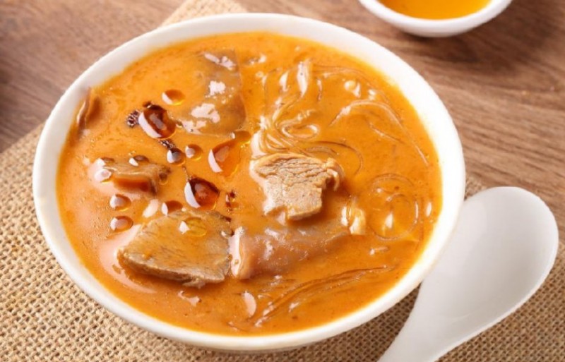 熬胡辣湯下鄉(xiāng)賣，大姨單次買 29 元！創(chuàng)業(yè)咋贏人心？