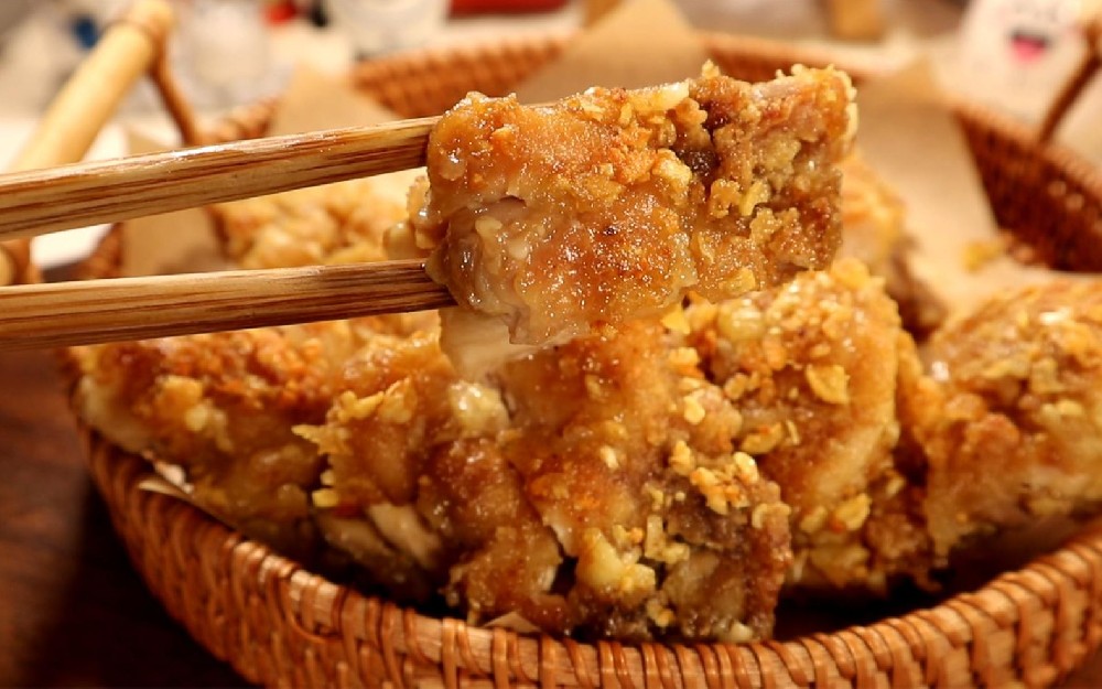 夫妻擺攤賣(mài)炸雞，日入 1788？秘訣藏在分工里？