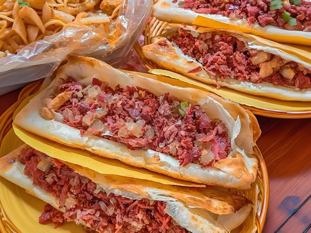 開驢肉火燒店掙錢嗎？河間風(fēng)味受歡迎，經(jīng)營細(xì)節(jié)才是關(guān)鍵！