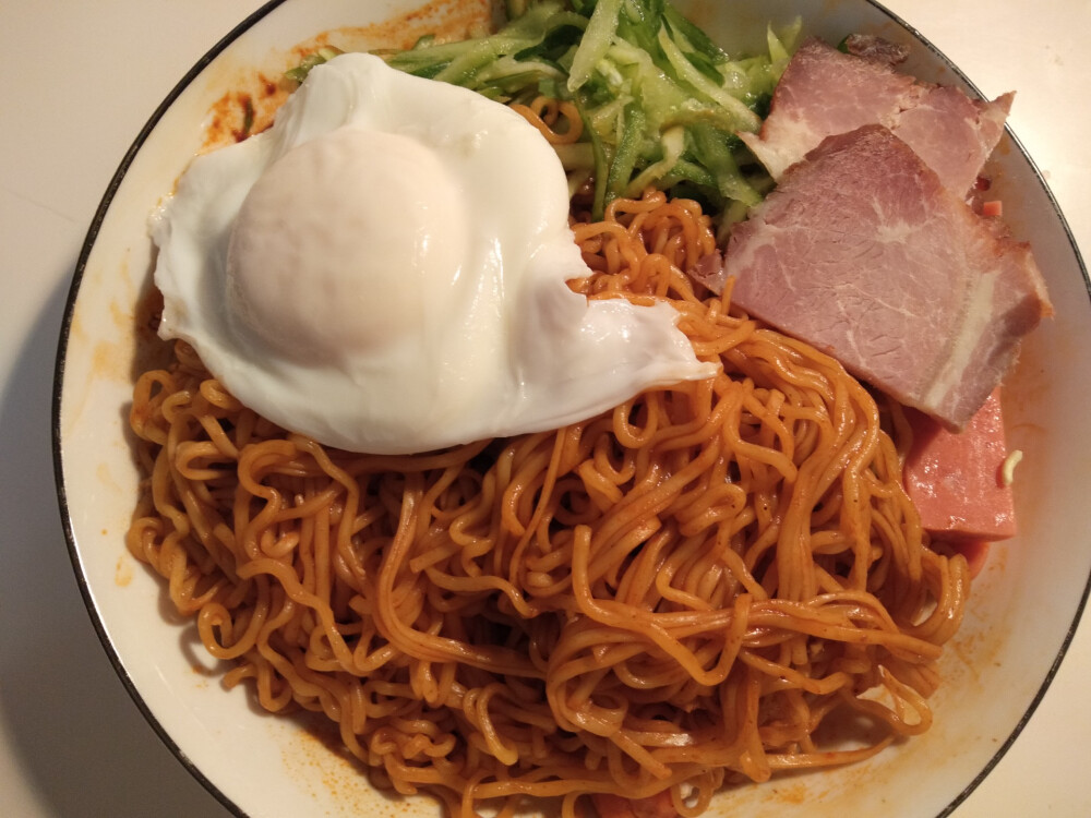 擺攤3元火雞面多重？怎么操作合適，值得深入了解！