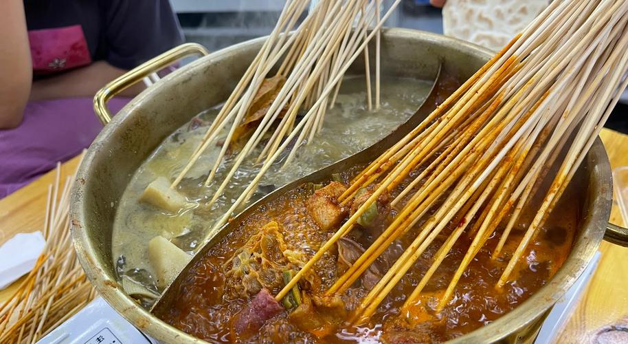 沾串串的蘸料配方是否難學(xué)？揭秘味道背后的秘密，讓創(chuàng)業(yè)更有底氣！