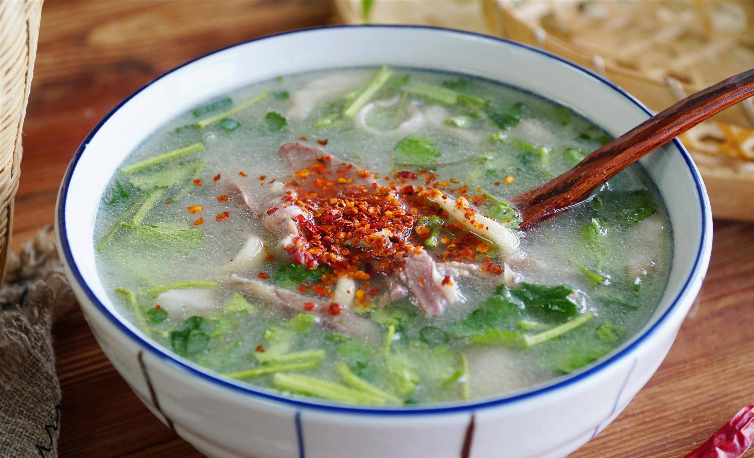 開個(gè)單縣羊肉湯掙錢嗎？掌握這幾點(diǎn)技巧，味道穩(wěn)、客源足、生意自然來(lái)！