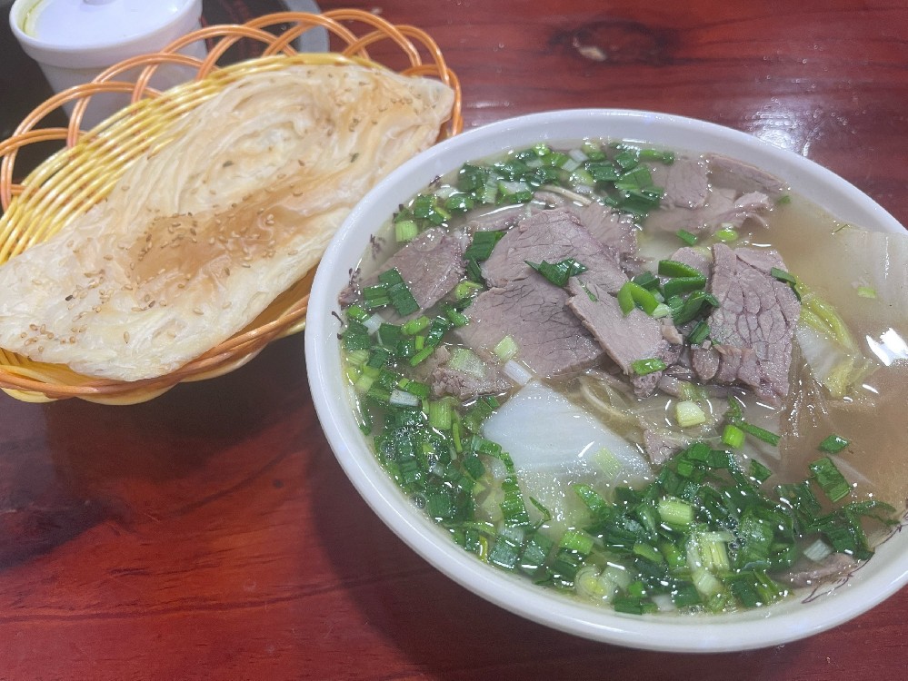 牛肉粉絲湯去哪里學(xué)？手把手教你正宗做法，學(xué)會(huì)這碗湯輕松出攤！