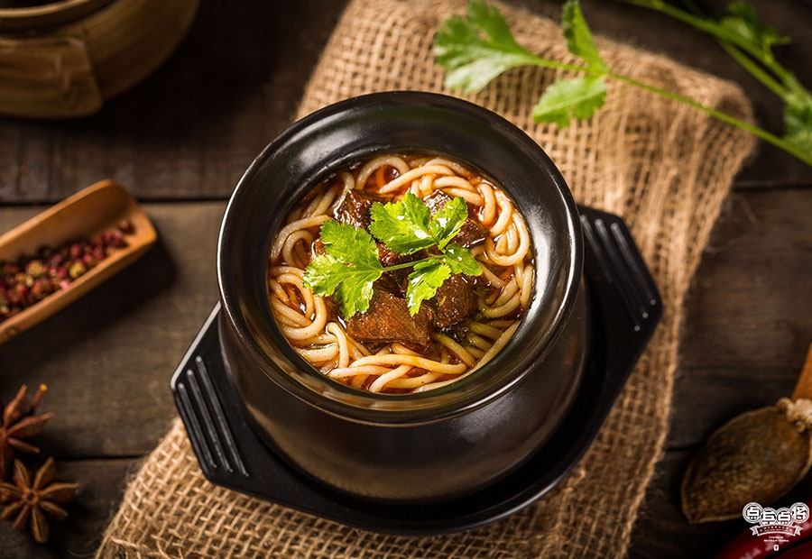 學(xué)罐罐米線學(xué)費(fèi)多少？一鍋鮮香湯底，帶你輕松開啟人氣餐飲創(chuàng)業(yè)路！