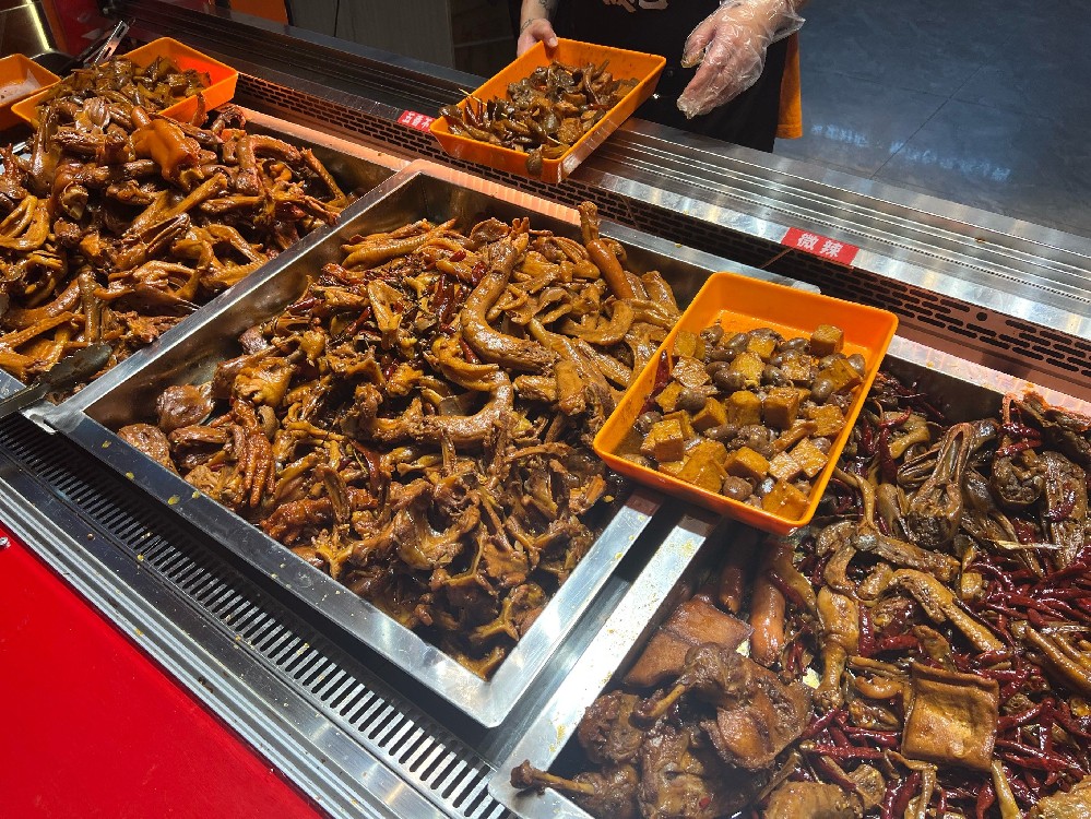 鹵雞爪多久能入味？甜辣風(fēng)味鹵制時(shí)間與火候控制方法