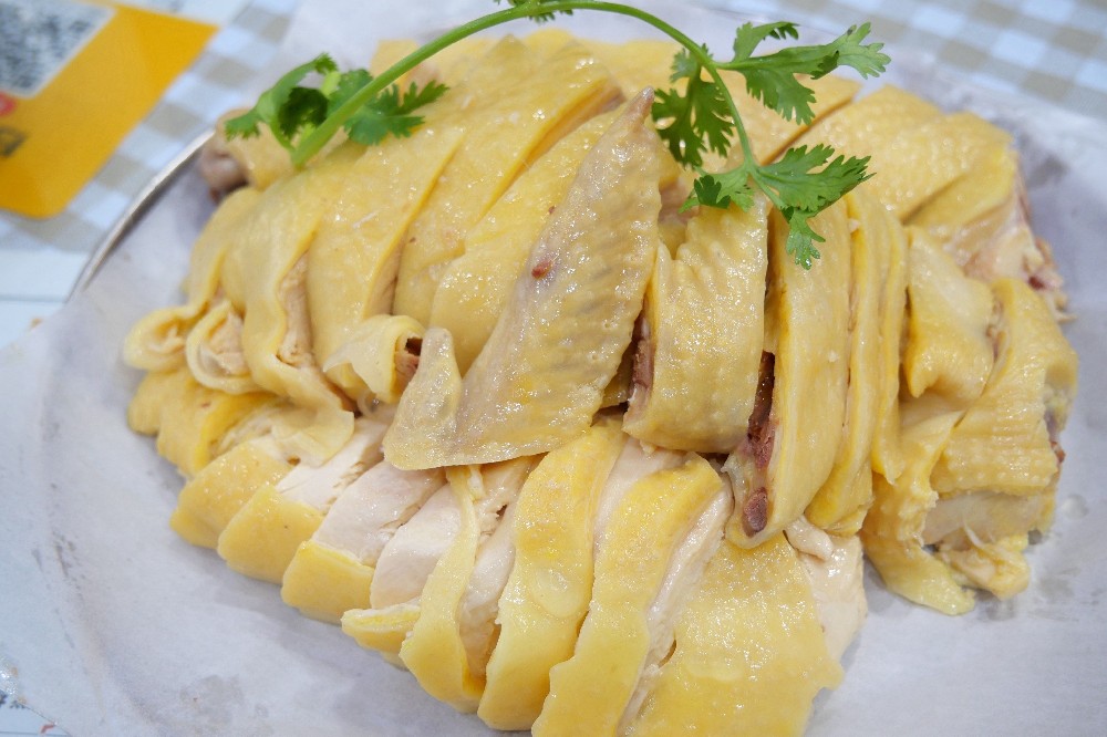 白斬雞煮多久才鮮嫩多汁？掌握黃金15分鐘，小本創(chuàng)業(yè)不走彎路