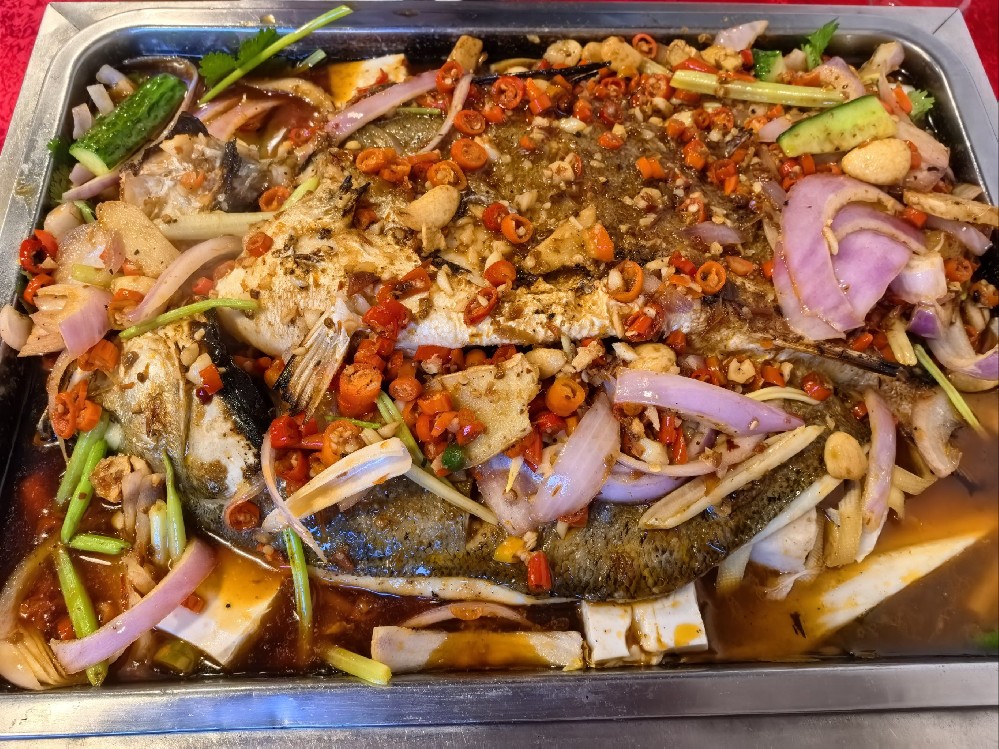 學(xué)烤魚燒烤在哪里學(xué)？新手入門怎么選？這里告訴你真相！