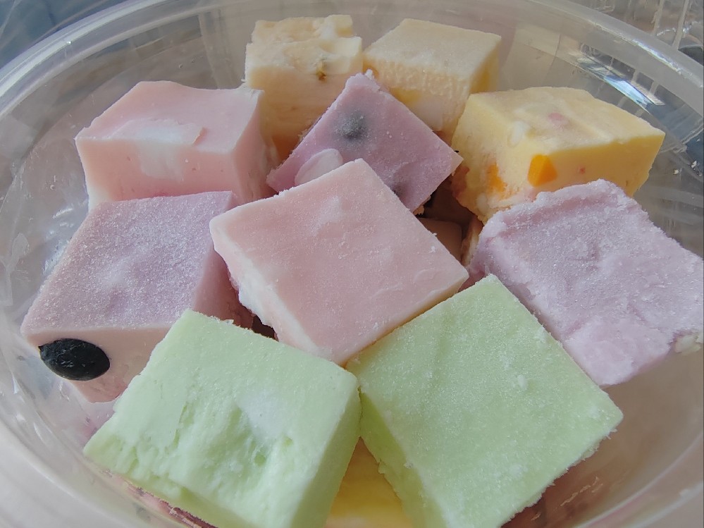 炒酸奶的制作方法學(xué)會(huì)后好賣(mài)嗎？街邊擺攤常見(jiàn)問(wèn)題一次講清楚