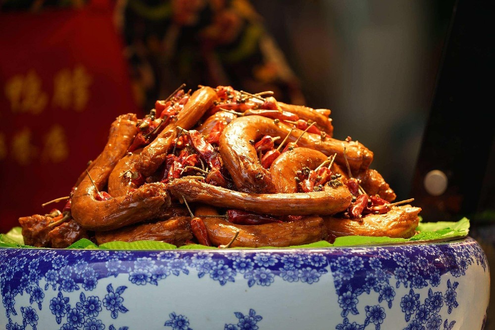 絕味鴨脖的鹵制方法解析流程技巧與風(fēng)味穩(wěn)定要點(diǎn)，新手也能上手