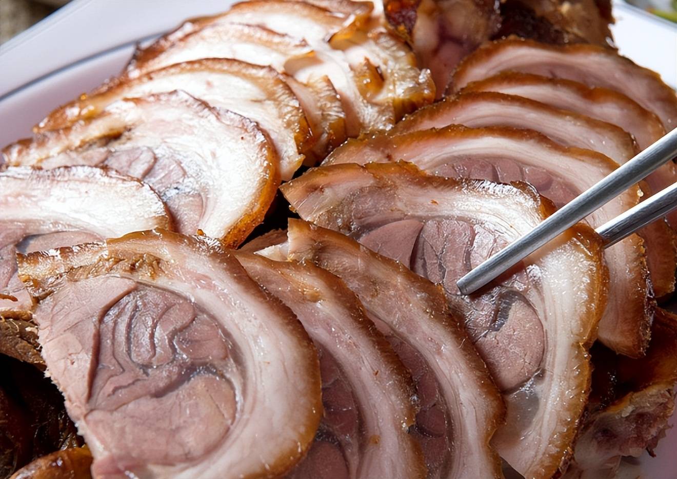 東明哪里可以學(xué)鹵肉？別只盯著本地，選對(duì)技術(shù)比離家近更重要！