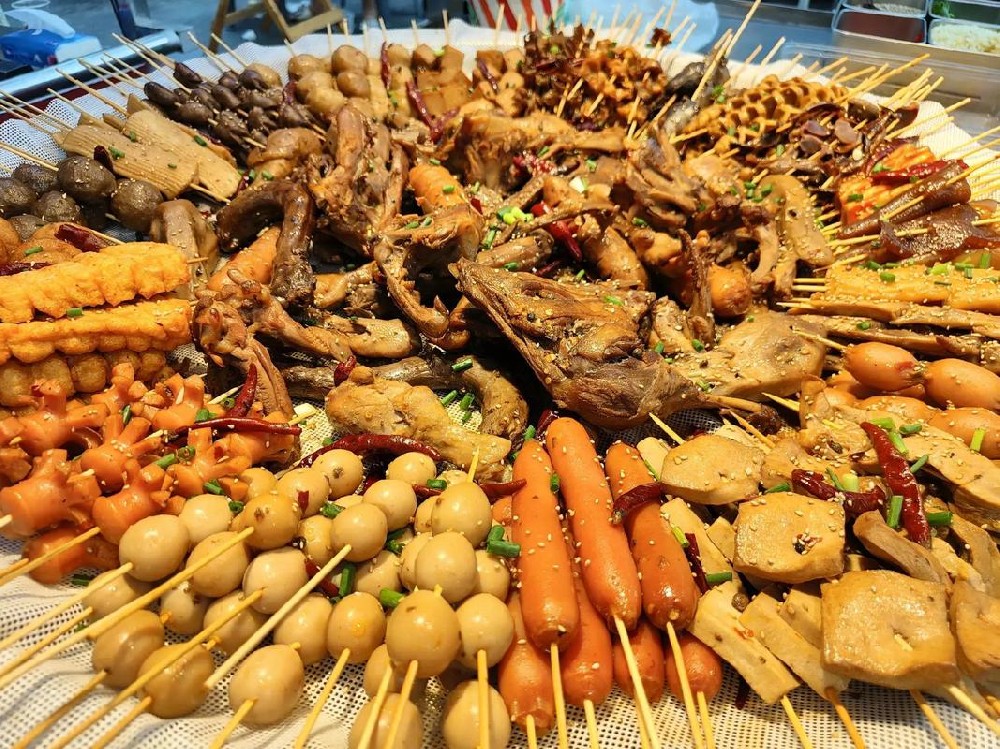 東明去哪學(xué)鹵味？別只盯著“就近”，真正會(huì)選的人早就跑遠(yuǎn)一點(diǎn)學(xué)技術(shù)了