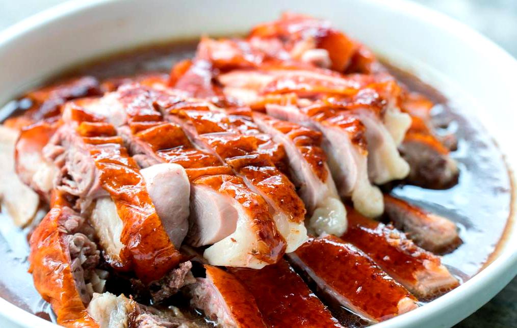 想做烤鴨生意？別只盯著那幾張配方，皮脆肉嫩的秘密其實(shí)在爐子外