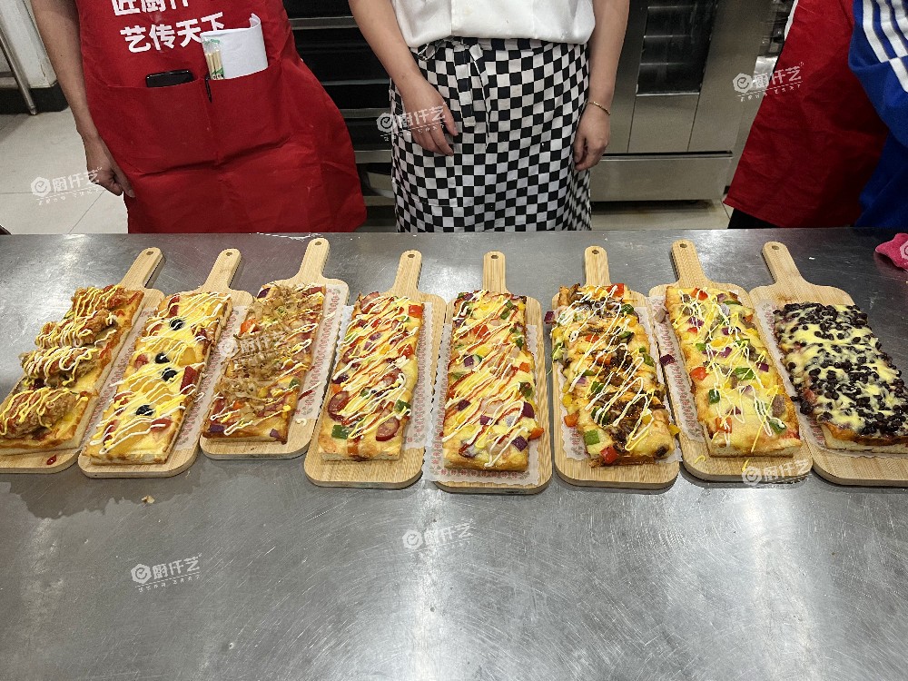 學(xué)做披薩要多少錢學(xué)費(fèi)？費(fèi)用差異背后原因是什么，想入行的人更該提前弄清楚