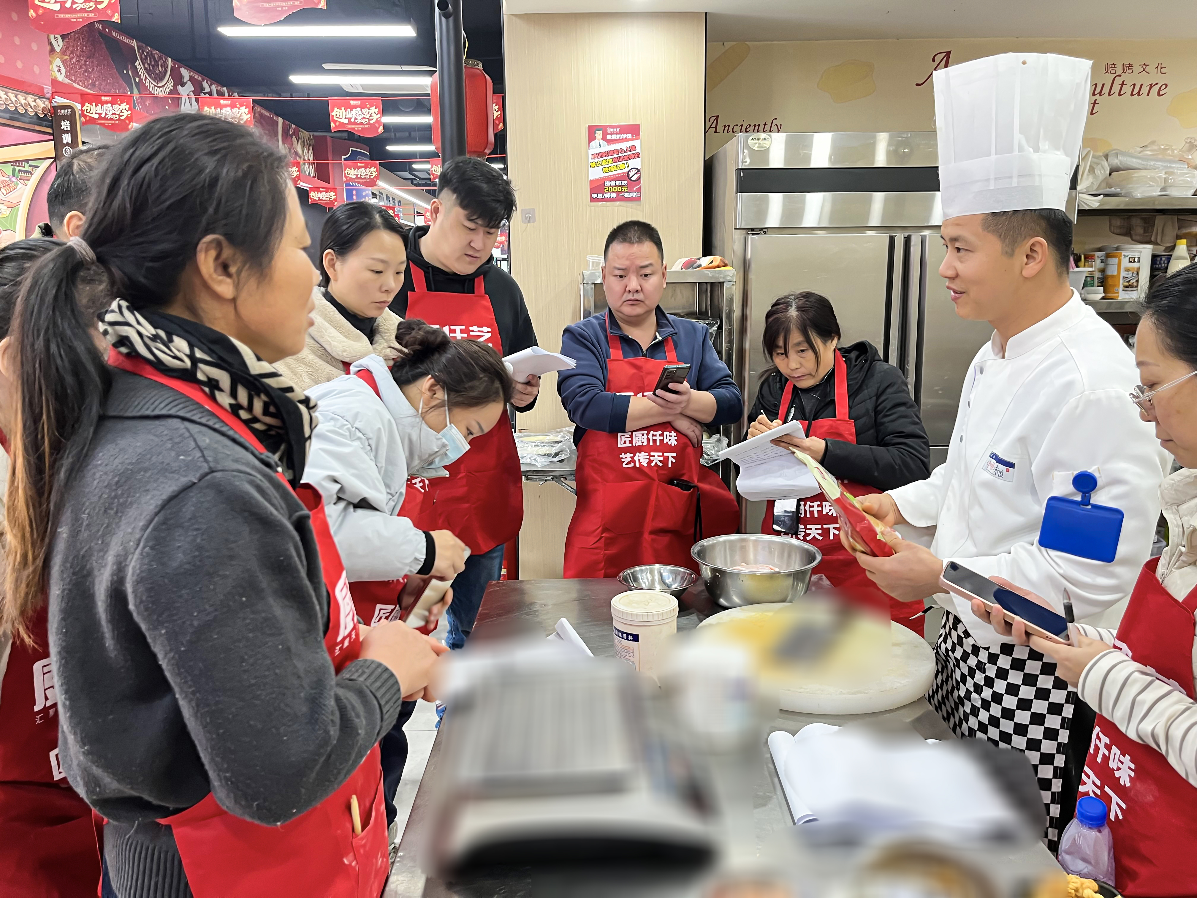 學(xué)做披薩要多少錢學(xué)費(fèi)？費(fèi)用差異背后原因是什么，想入行的人更該提前弄清楚