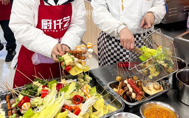 學(xué)炸串一般學(xué)費多少錢？價格差距為什么這么大，想入行的人更該關(guān)注這些關(guān)鍵點