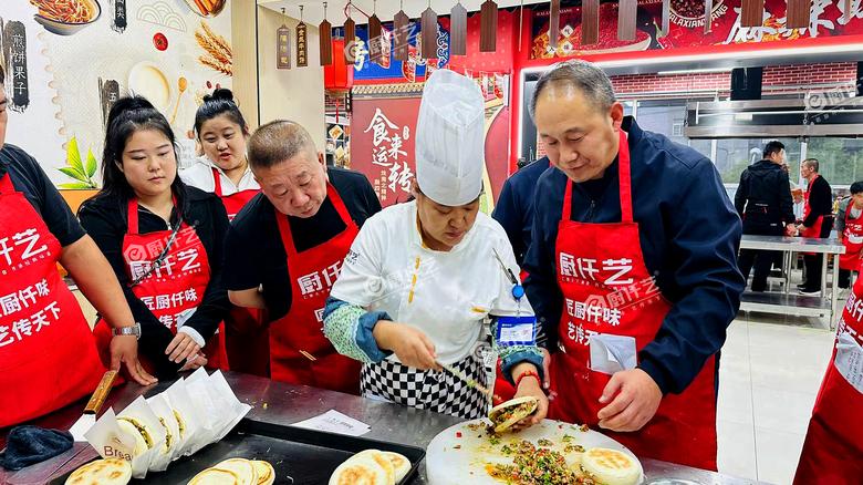 肉夾饃培訓(xùn)哪里學(xué)更靠譜？很多人做不好肉夾饃，其實(shí)問題往往出在這幾步