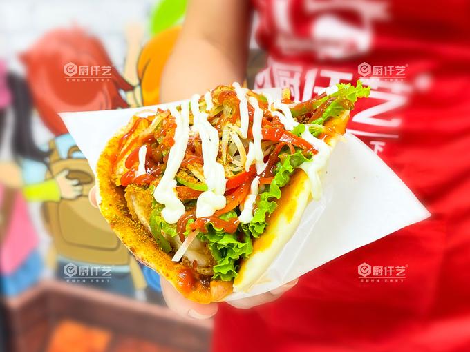 炸雞饃的做法和配方：從腌肉到醬料，18年老牌學(xué)校教你做正宗味道！