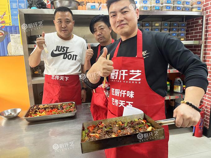 戳子肉的做法怎么做才正宗？想學(xué)的人，這幾個(gè)細(xì)節(jié)比配方更關(guān)鍵